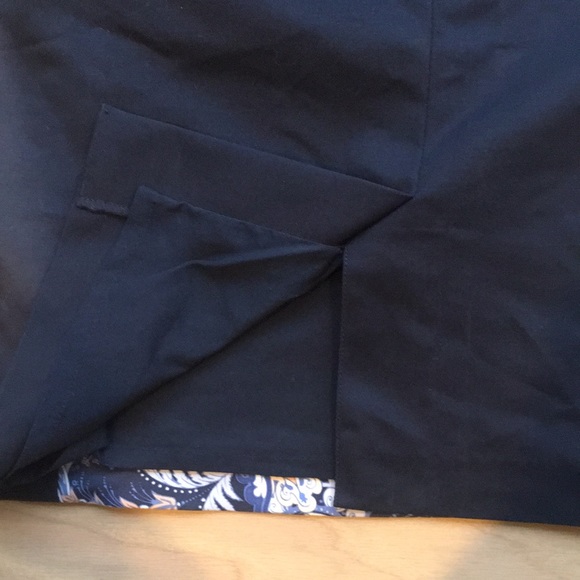 Sz 4 Club Monaco stretch cotton pencil skirt, fully lined, w/ navy coral florals - Picture 7 of 8